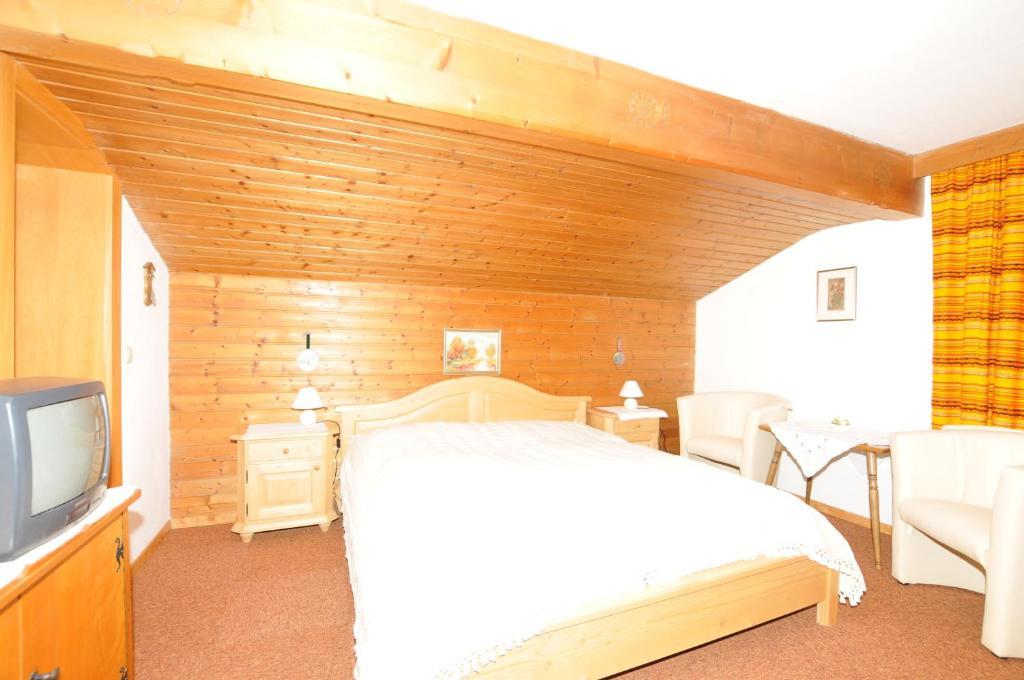Fruehstueckspension & Appartements Eugenie Kitzbühel Rum bild