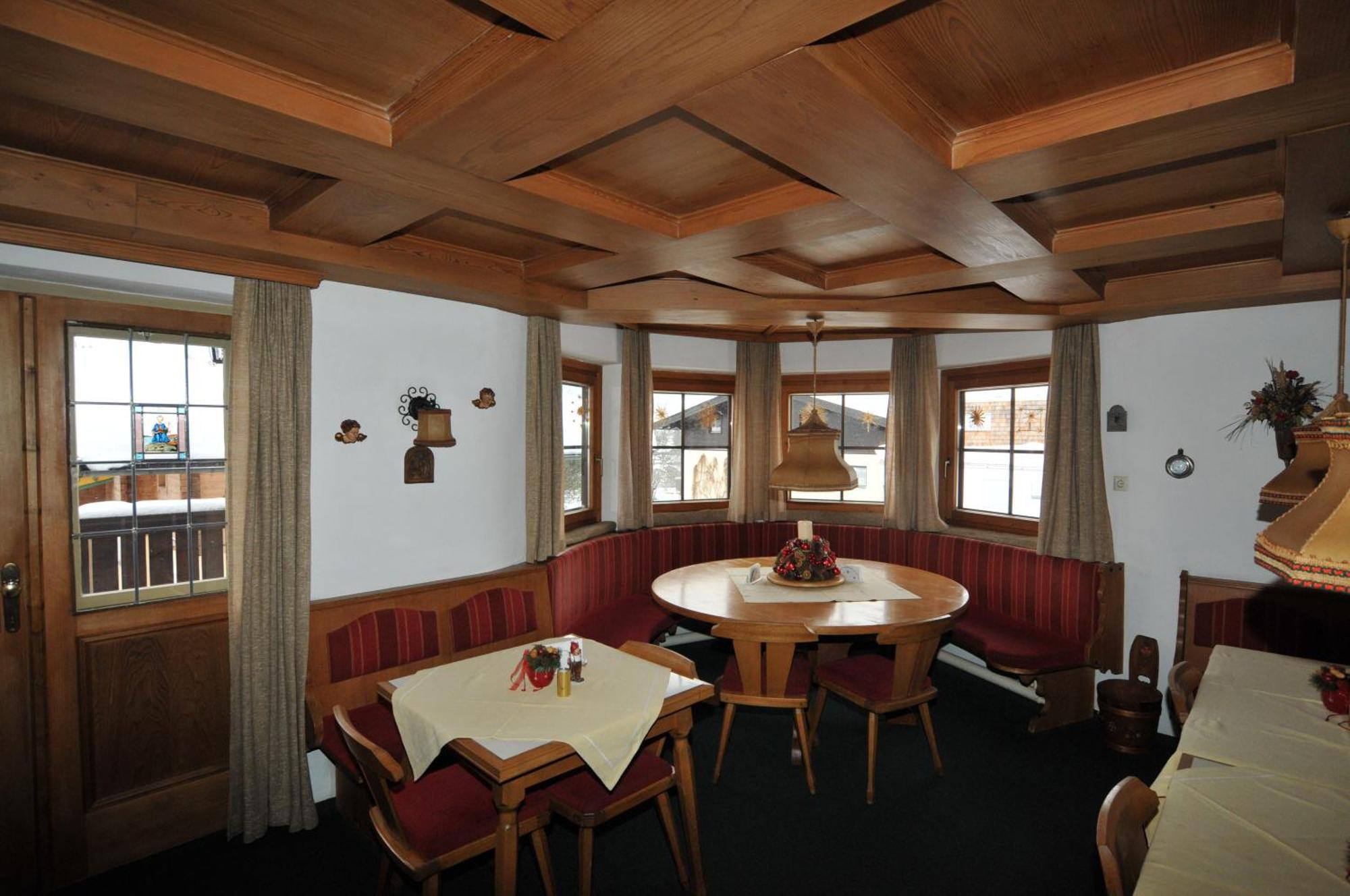 Fruehstueckspension & Appartements Eugenie Kitzbühel Exteriör bild